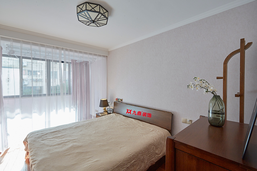 臥室1.jpg 臥室1.jpg