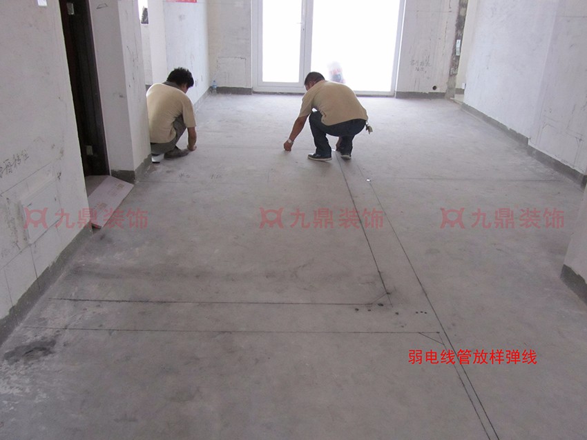 弱電線管放樣彈線.jpg 弱電線管放樣彈線.jpg