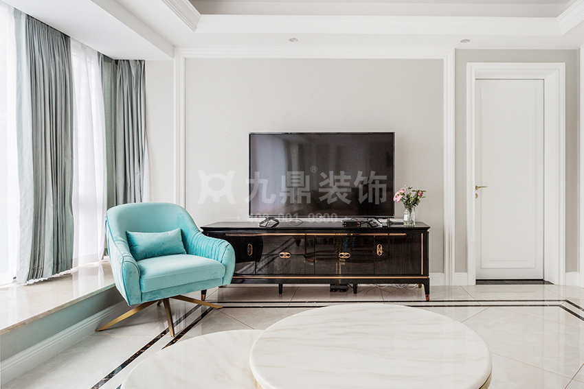 輕奢風格的客廳怎么裝飾設計？定制不一樣的輕奢風客廳